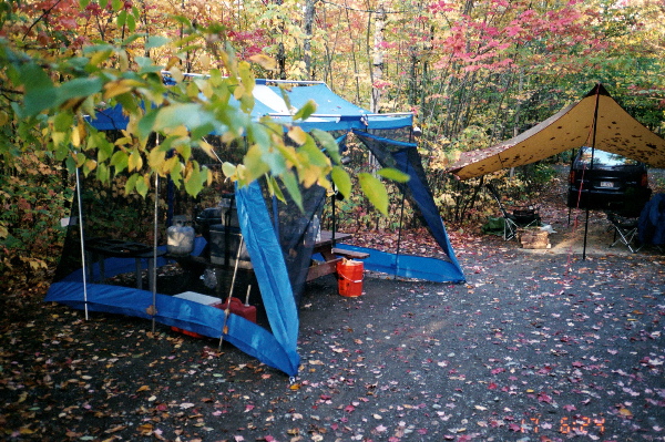 The dining tent and the "livingroom".